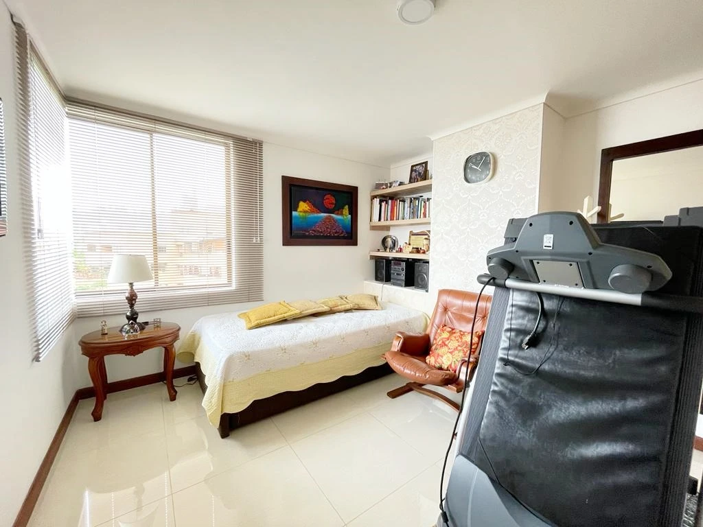 VENDO APARTAMENTO EN EL POBLADO SECTOR TRANSVERSAL INFERIOR