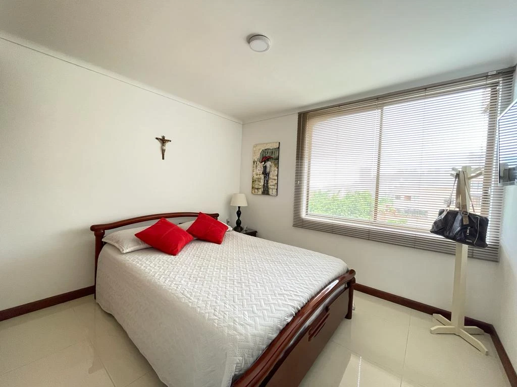 VENDO APARTAMENTO EN EL POBLADO SECTOR TRANSVERSAL INFERIOR