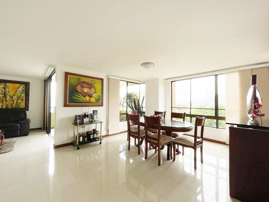 VENDO APARTAMENTO EN EL POBLADO SECTOR TRANSVERSAL INFERIOR