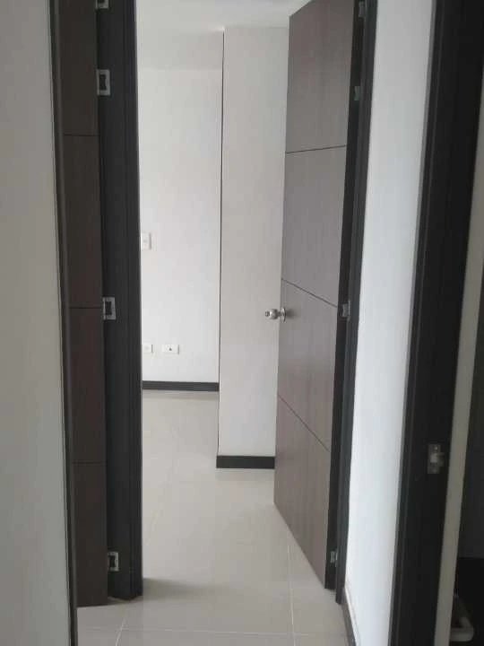 Se arrienda apartamento en sector niquia parte baja