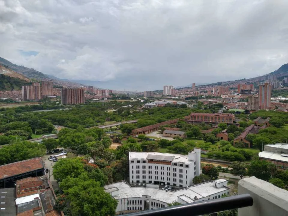 Se arrienda apartamento en sector niquia parte baja