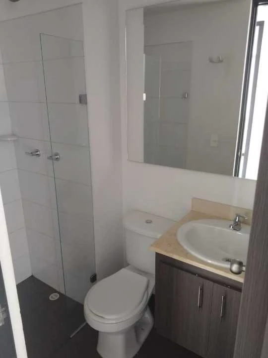 Se arrienda apartamento en sector niquia parte baja