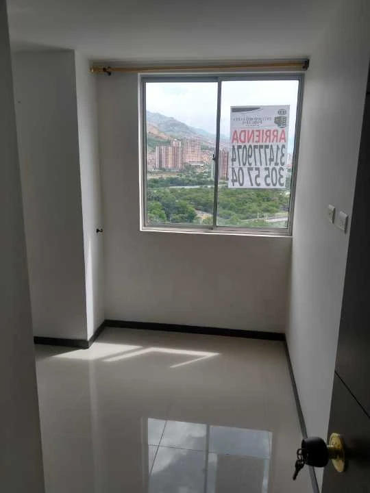Se arrienda apartamento en sector niquia parte baja
