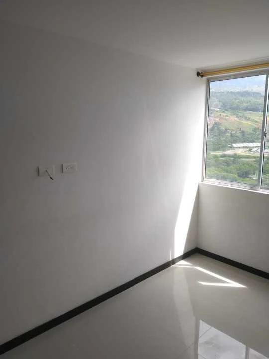 Se arrienda apartamento en sector niquia parte baja