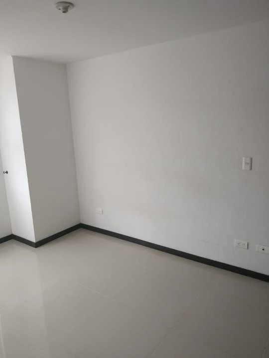 Se arrienda apartamento en sector niquia parte baja