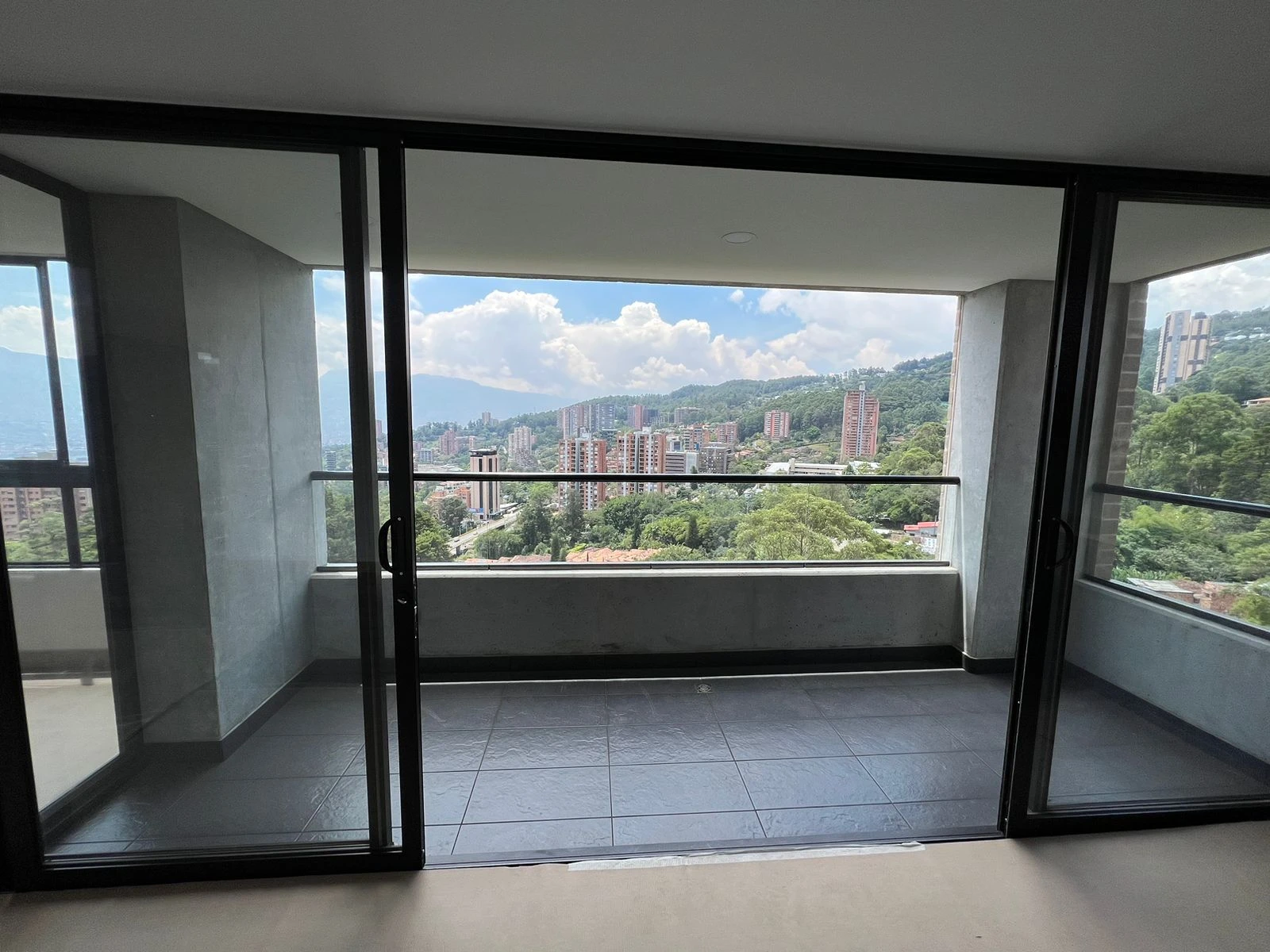 ARRIENDO APARTAMENTO EN EL POBLADO