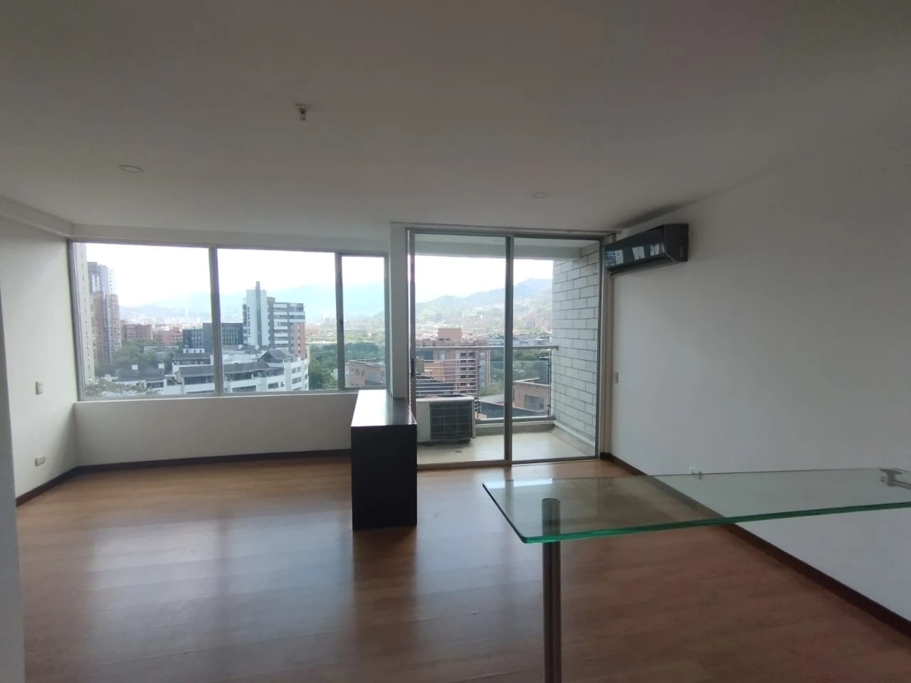 Aparta estudio en el poblado Oviedo