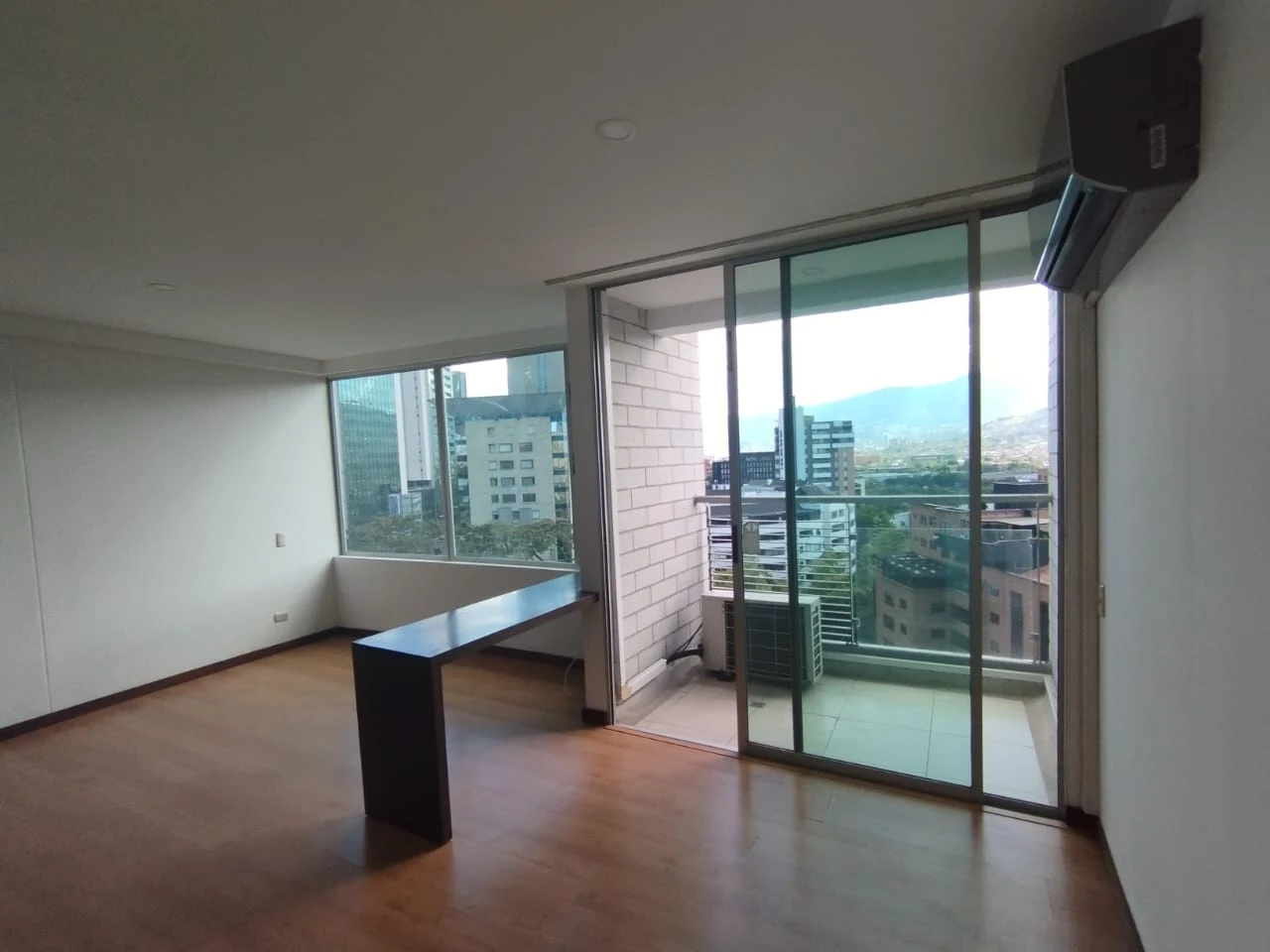Aparta estudio en el poblado Oviedo