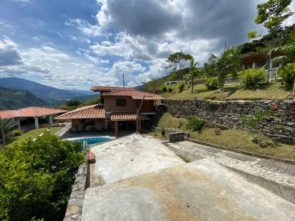 Se Arrienda finca en sector girardota a 5 minutos de la via principal