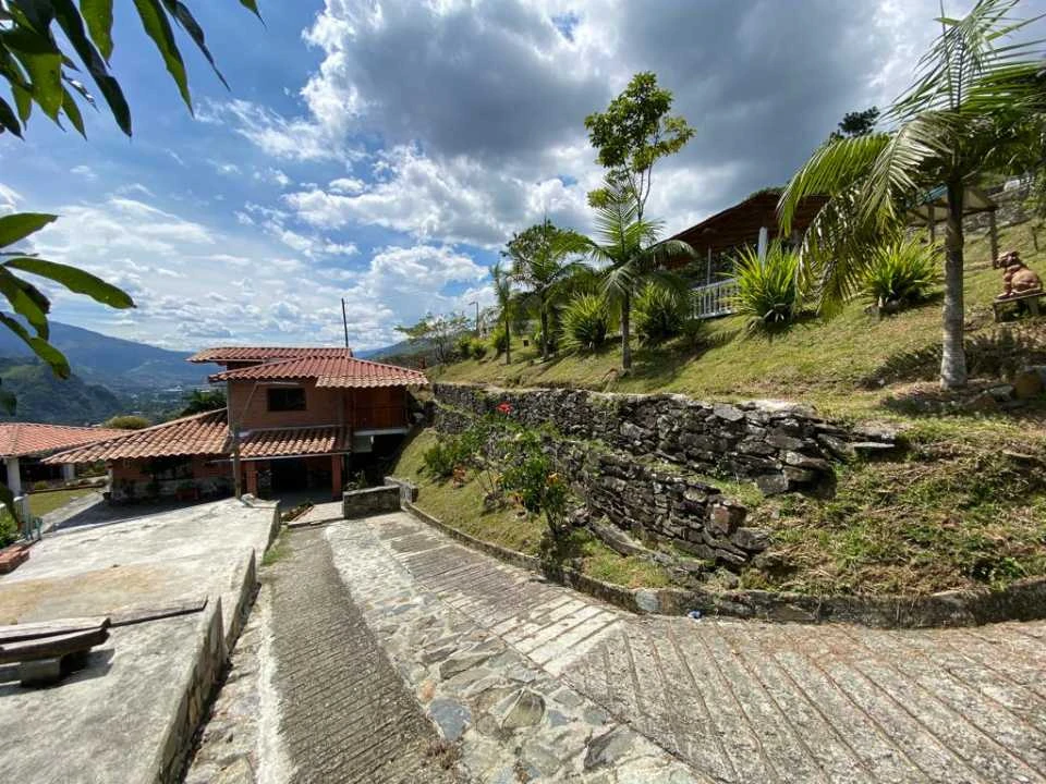 Se Arrienda finca en sector girardota a 5 minutos de la via principal