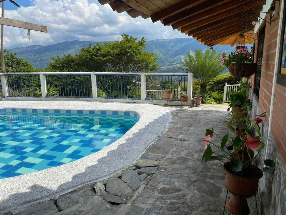 Se Arrienda finca en sector girardota a 5 minutos de la via principal