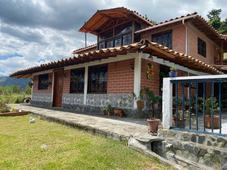 Se Arrienda finca en sector girardota a 5 minutos de la via principal