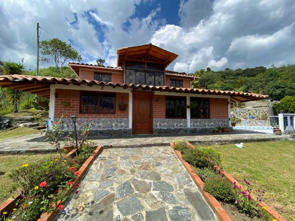 Se Arrienda finca en sector girardota a 5 minutos de la via principal