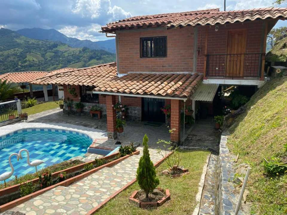 Se Arrienda finca en sector girardota a 5 minutos de la via principal