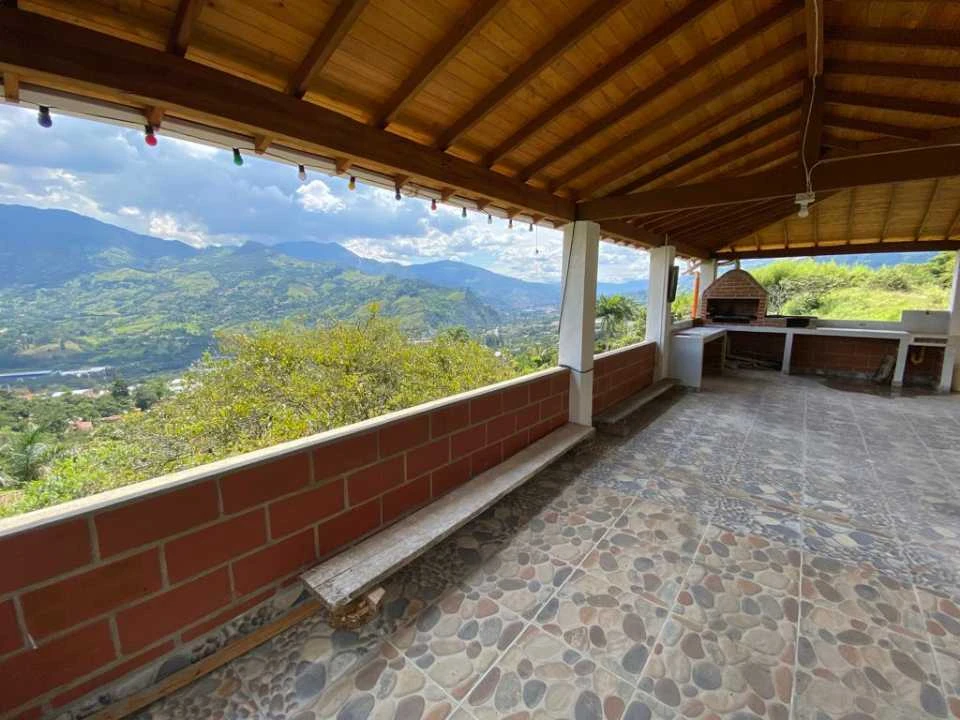Se Arrienda finca en sector girardota a 5 minutos de la via principal