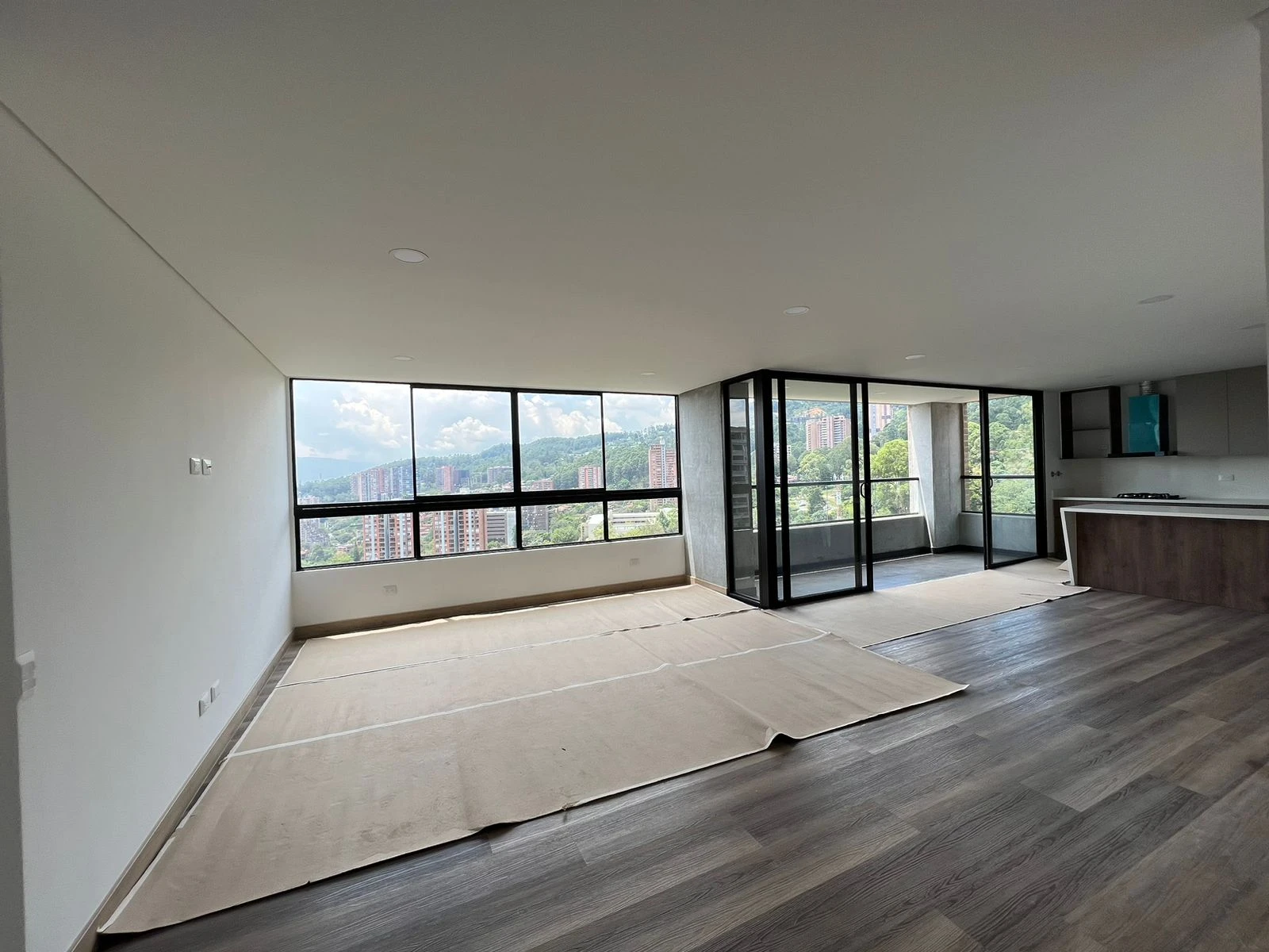 ARRIENDO APARTAMENTO EN EL POBLADO