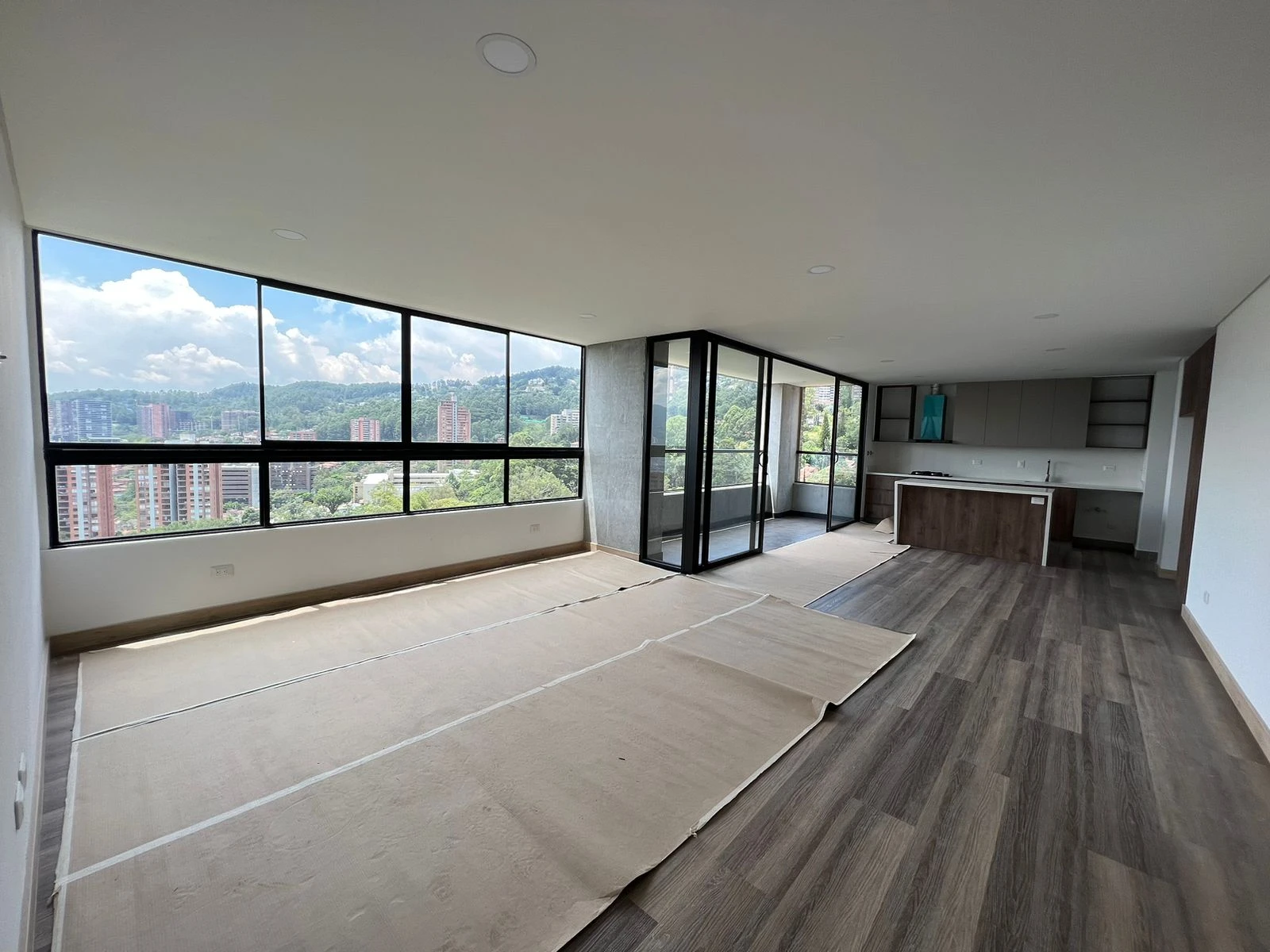 ARRIENDO APARTAMENTO EN EL POBLADO