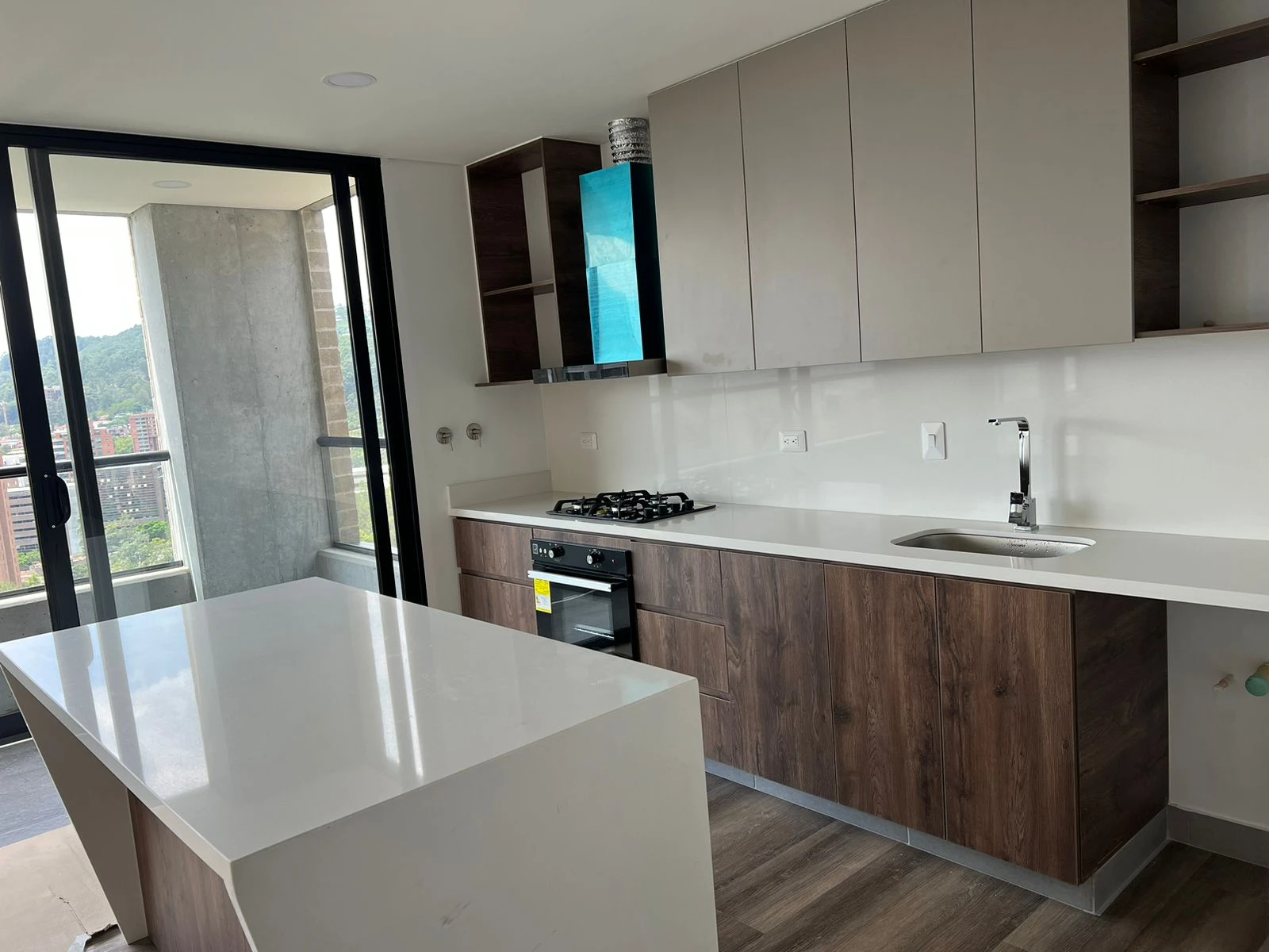 ARRIENDO APARTAMENTO EN EL POBLADO