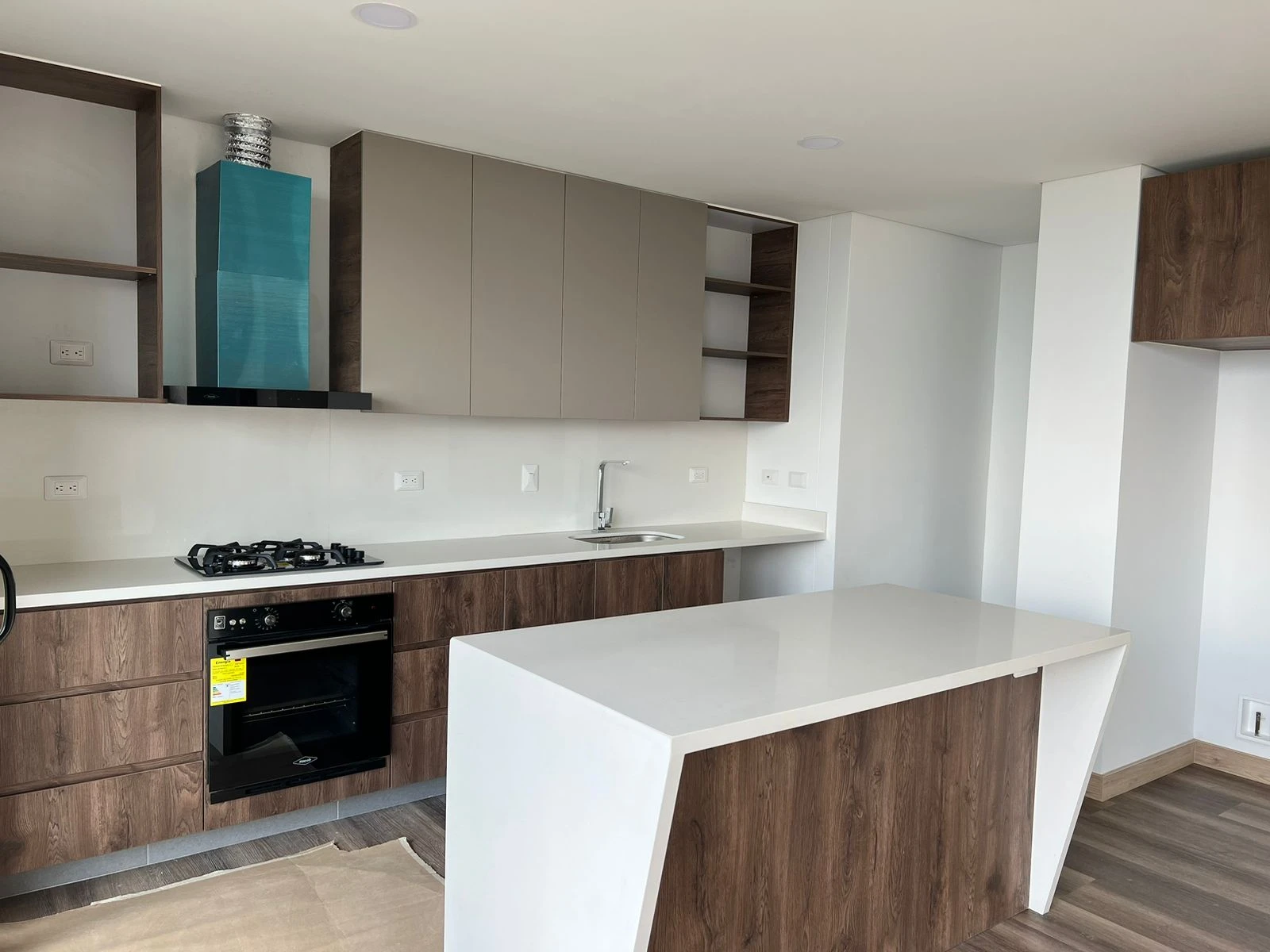 ARRIENDO APARTAMENTO EN EL POBLADO