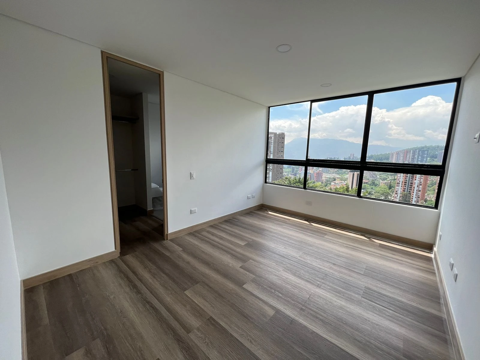 ARRIENDO APARTAMENTO EN EL POBLADO