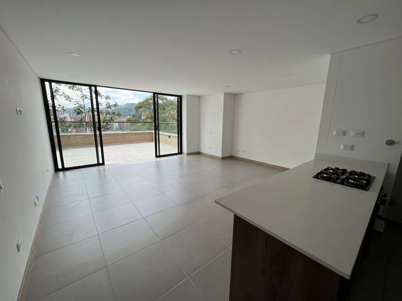 ARRIENDO APARTAMENTO EN EL POBLADO