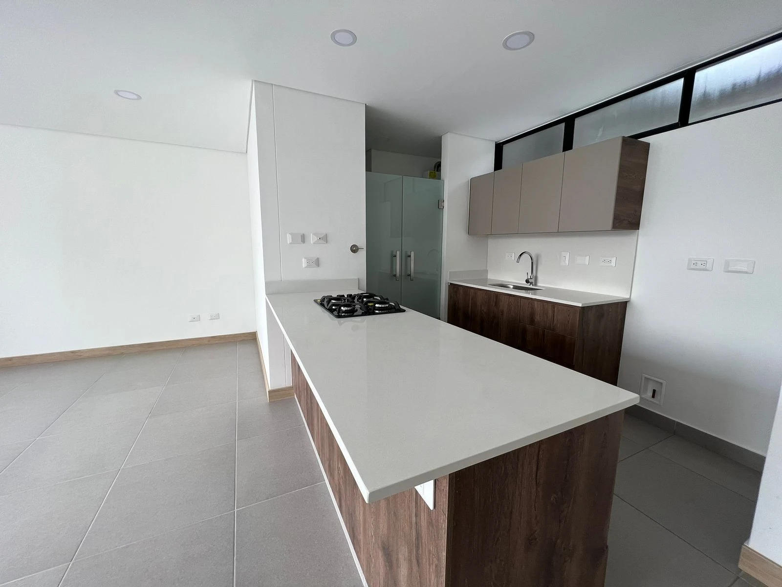 ARRIENDO APARTAMENTO EN EL POBLADO