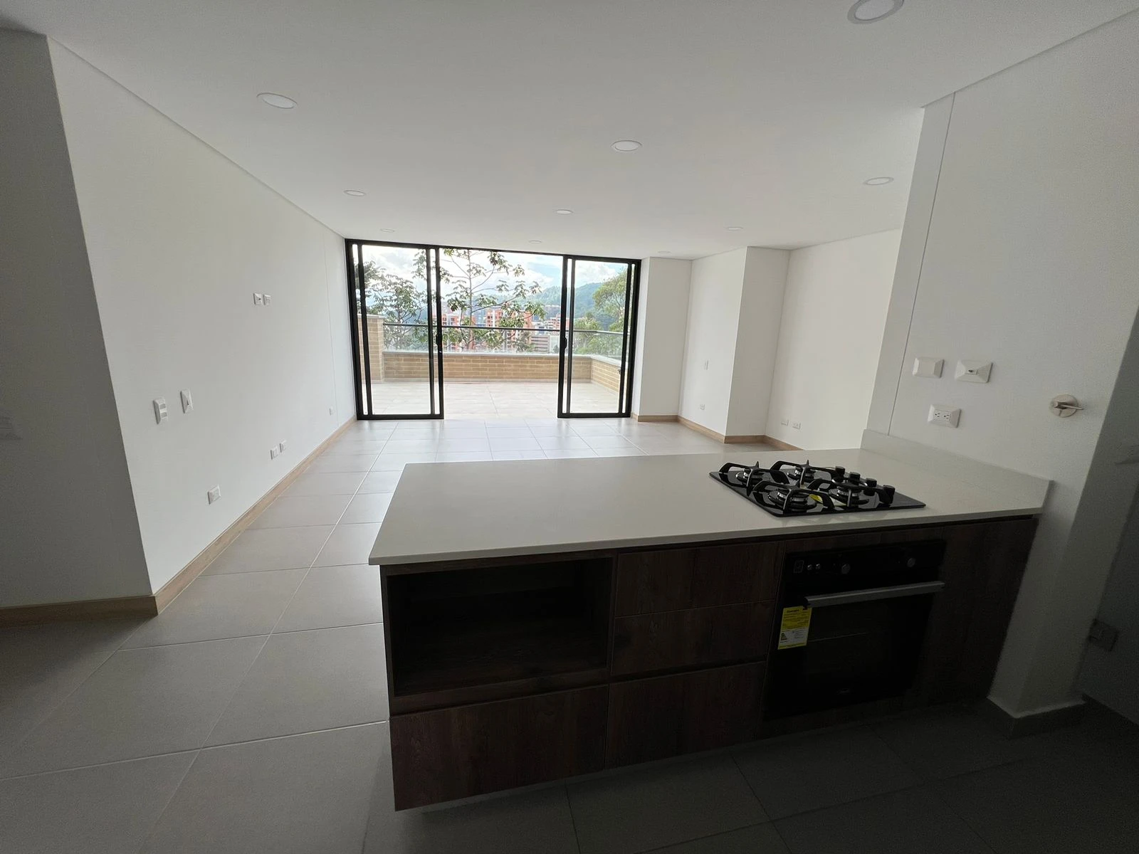 ARRIENDO APARTAMENTO EN EL POBLADO