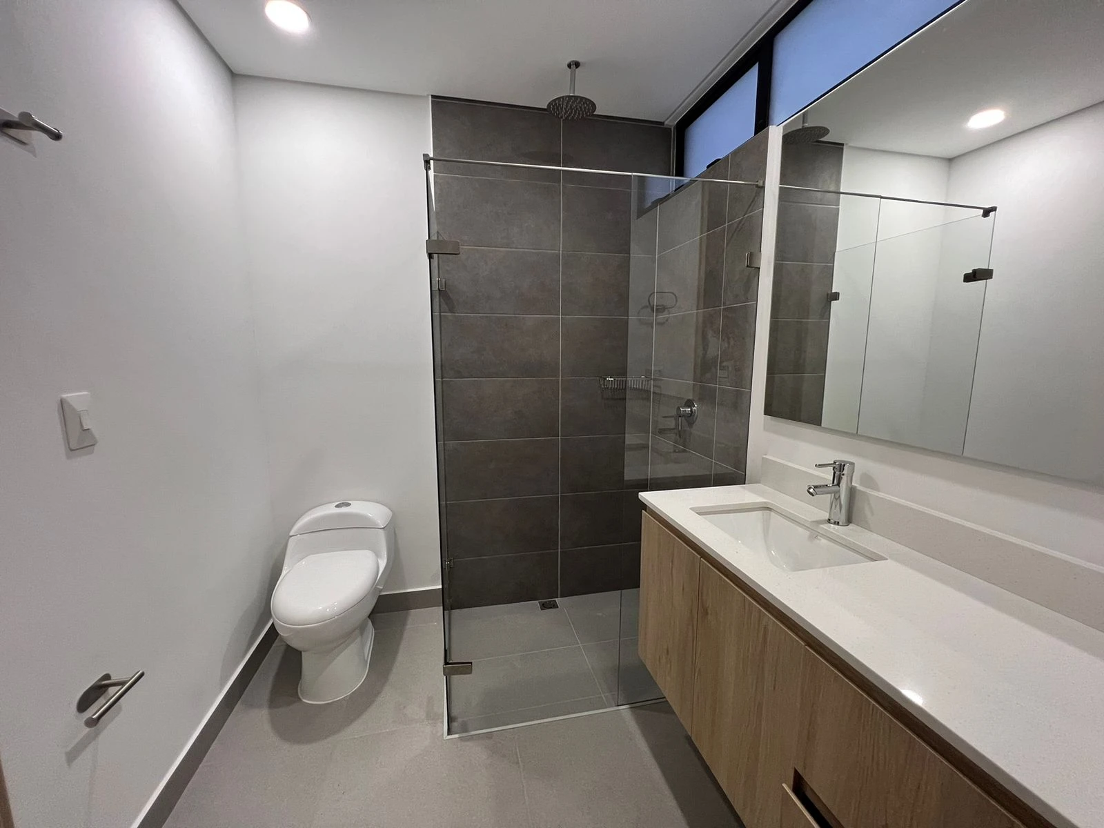 ARRIENDO APARTAMENTO EN EL POBLADO