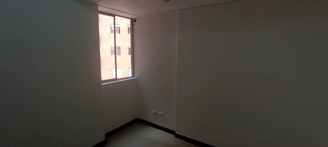 Se Arrienda apartamento sector niquia al frente de la estación metro