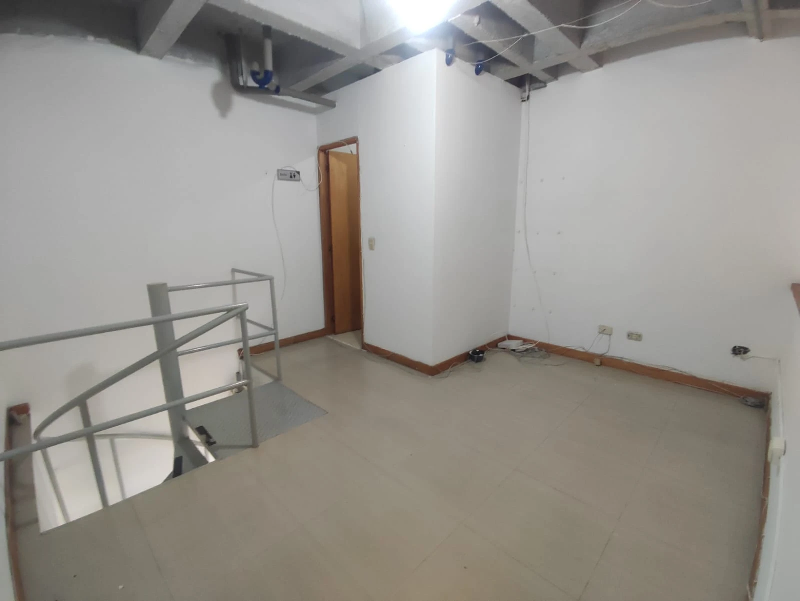 LOCAL EN ARRIENDO COMPEX LLANOGRANDE - RIONEGRO 