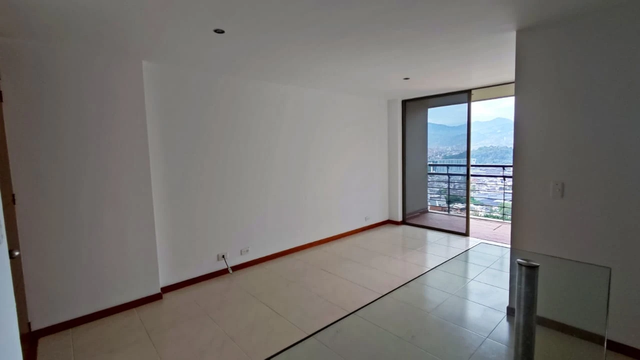 Apartamento en Arriendo sector loma del encierrro
