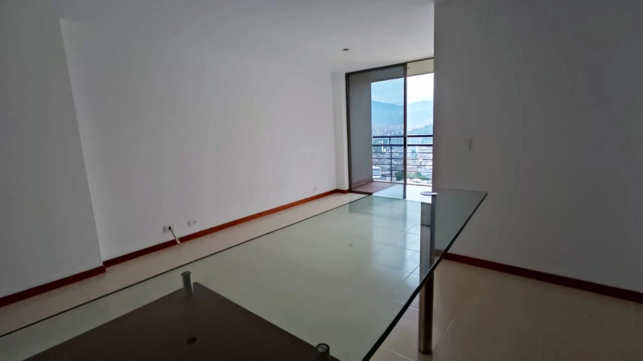 Apartamento en Arriendo sector loma del encierrro