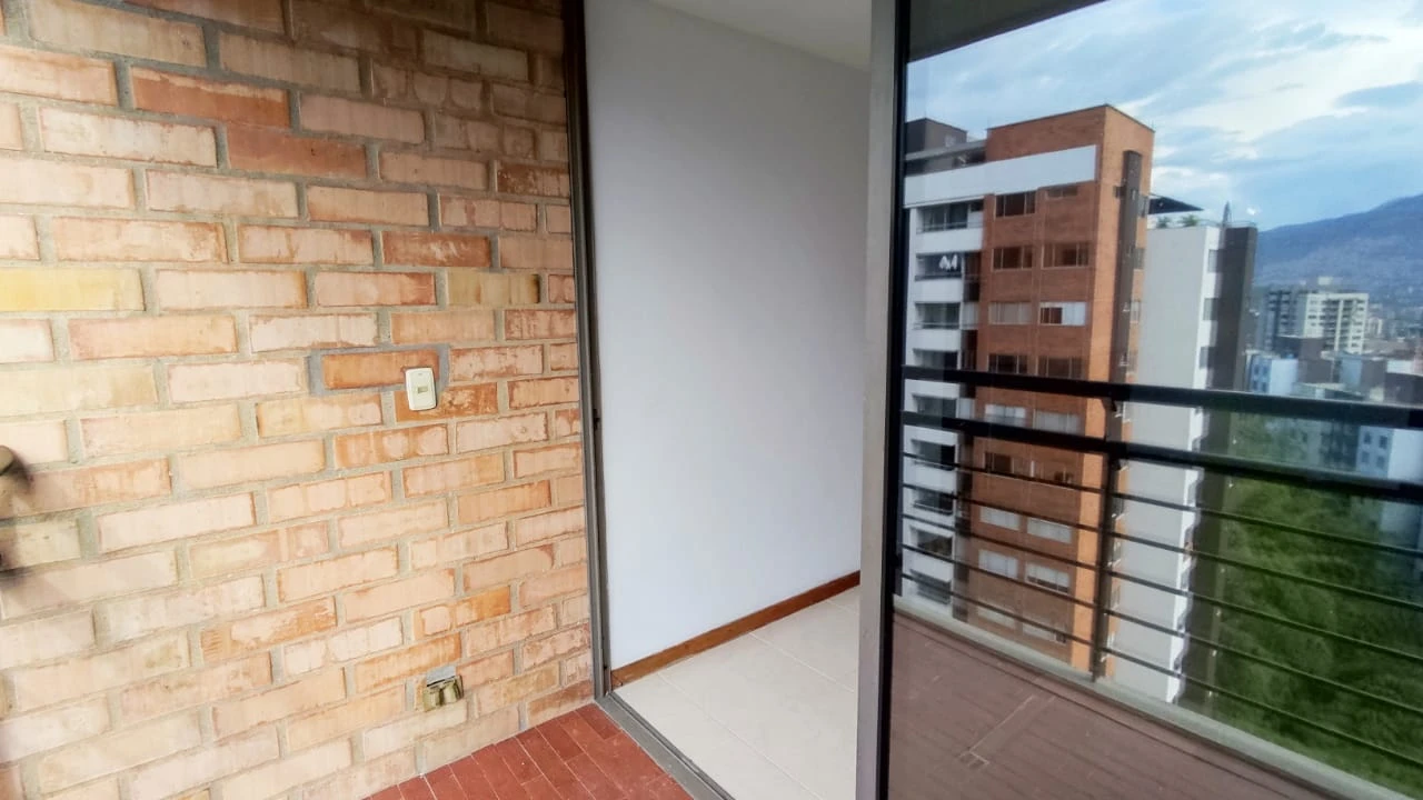 Apartamento en Arriendo sector loma del encierrro