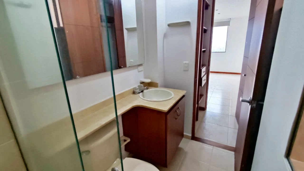 Apartamento en Arriendo sector loma del encierrro
