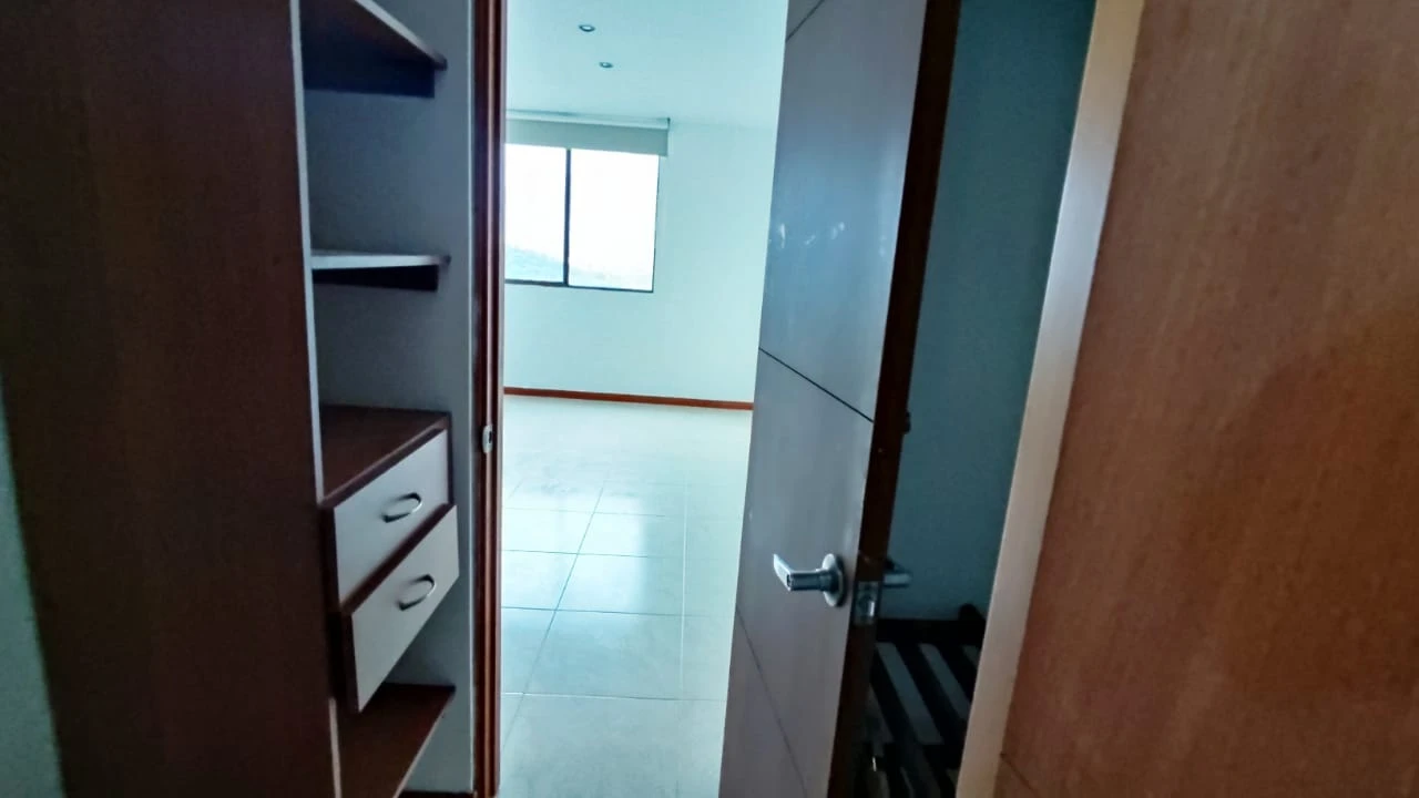 Apartamento en Arriendo sector loma del encierrro