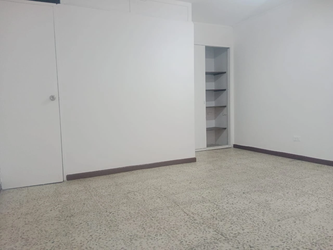 LOCAL COMERCIAL  EN ARRIENDO SECTOR ESTADIO