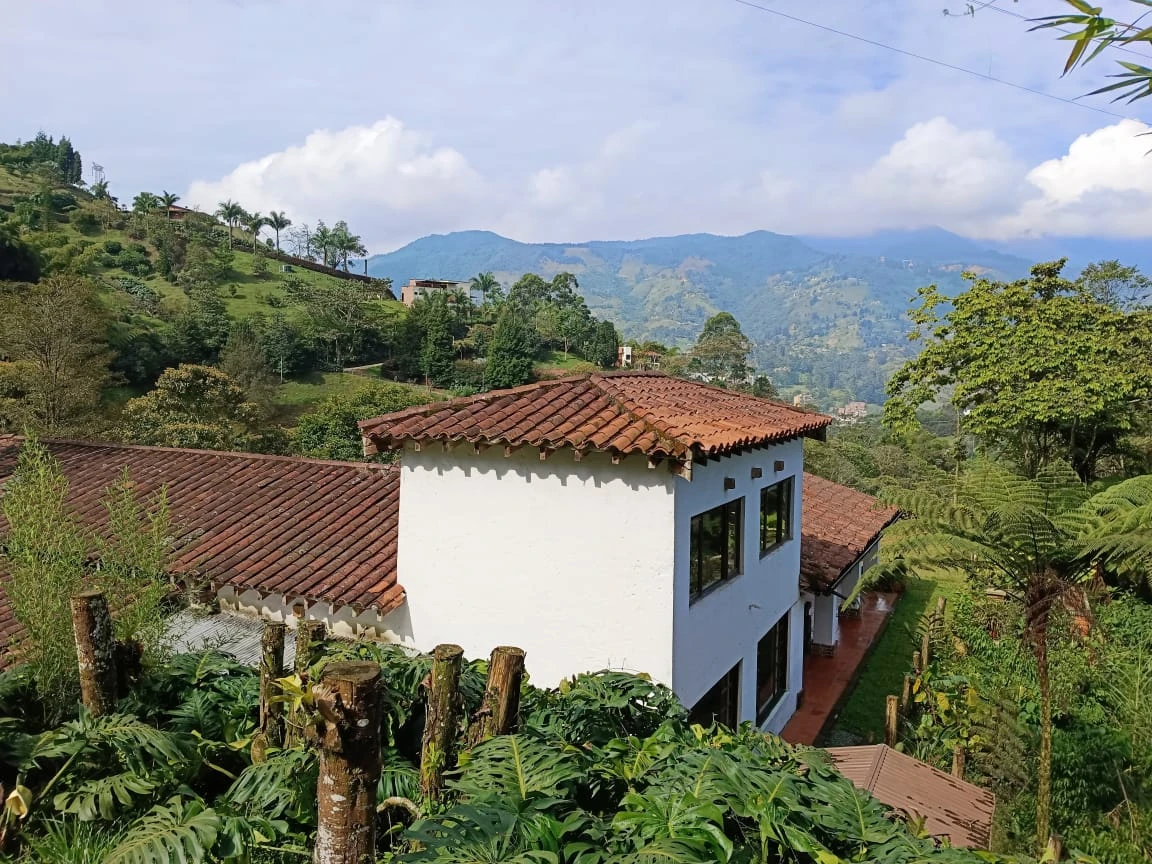 CASA CAMPESTRE VEREDA SAN ISIDRO LA ESTRELLA 