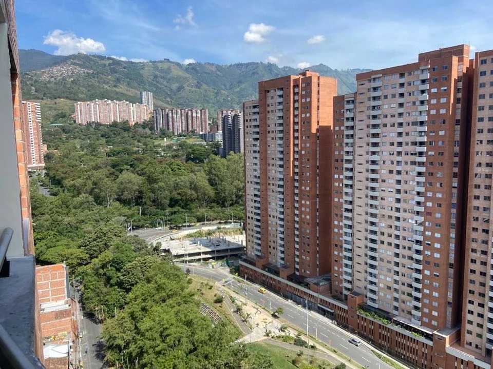 Apartaestudio en arriendo frente a centro comercial Fabricato