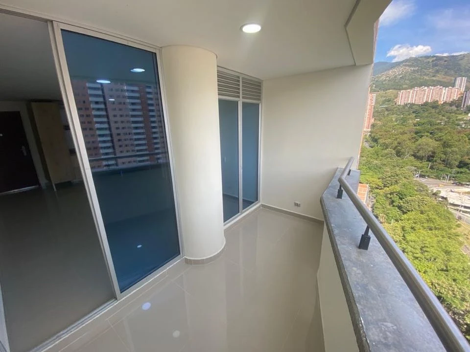 Apartaestudio en arriendo frente a centro comercial Fabricato