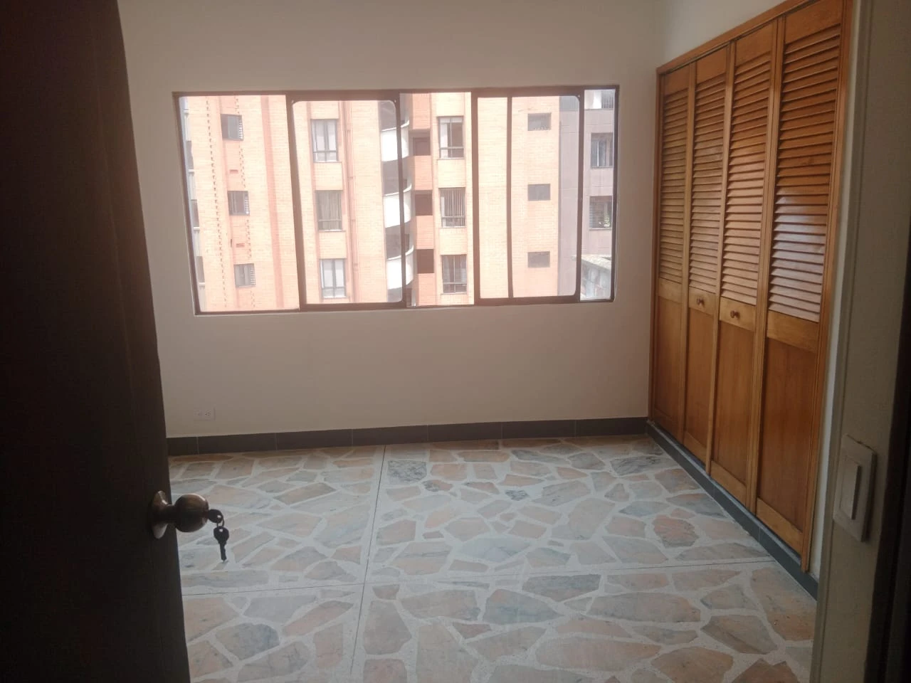 ARRIENDO PENT HOUSE EN LAURELES