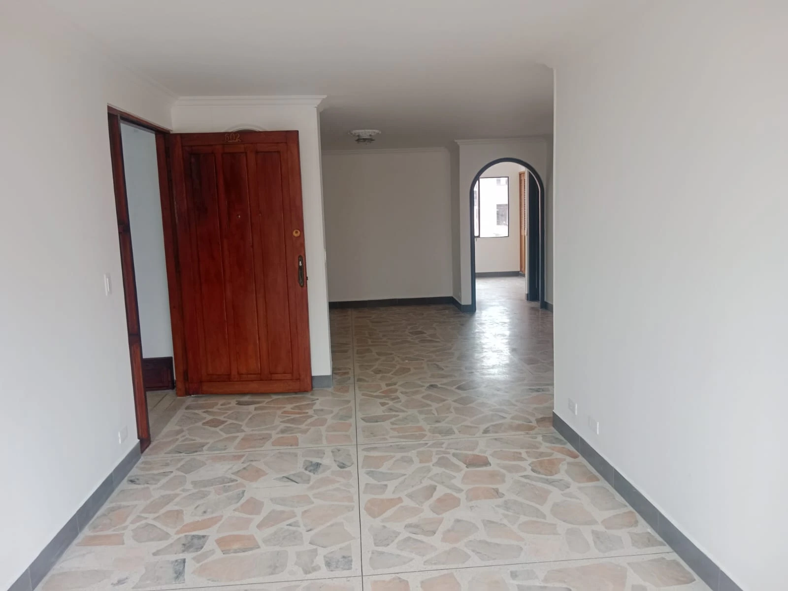 ARRIENDO PENT HOUSE EN LAURELES