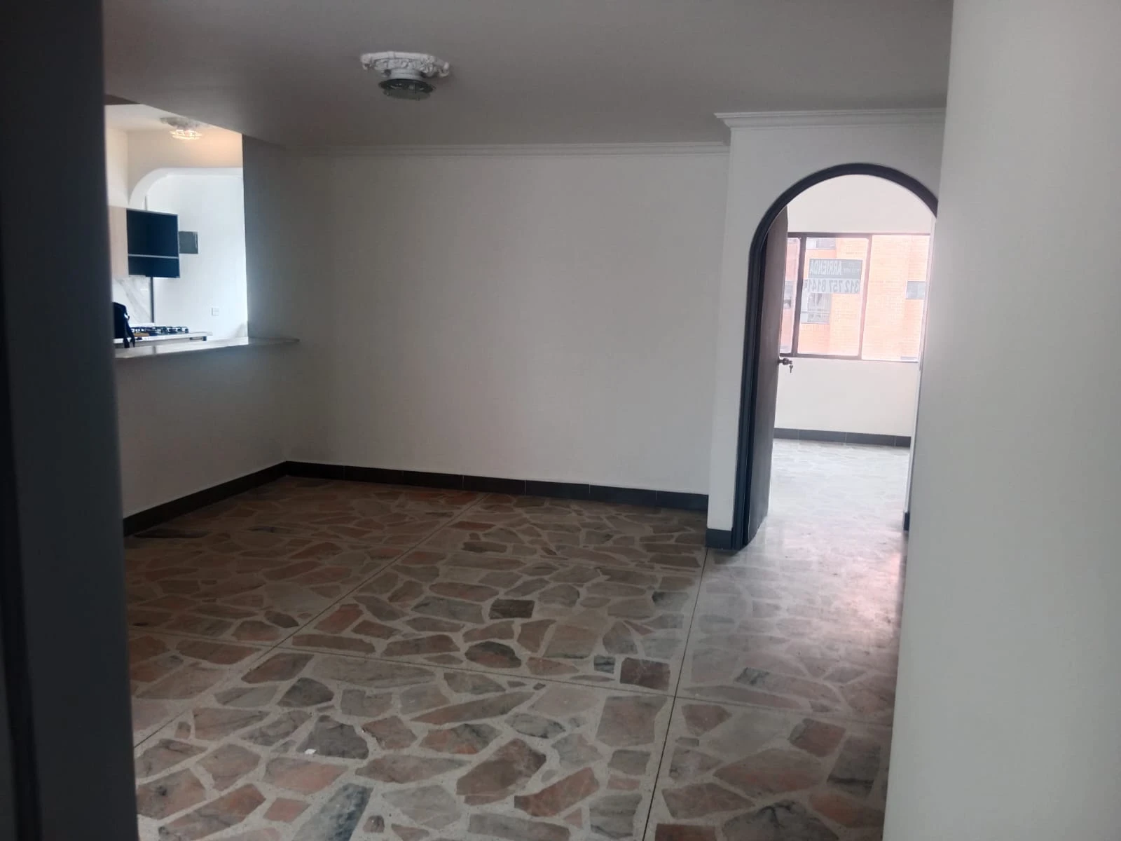 ARRIENDO PENT HOUSE EN LAURELES