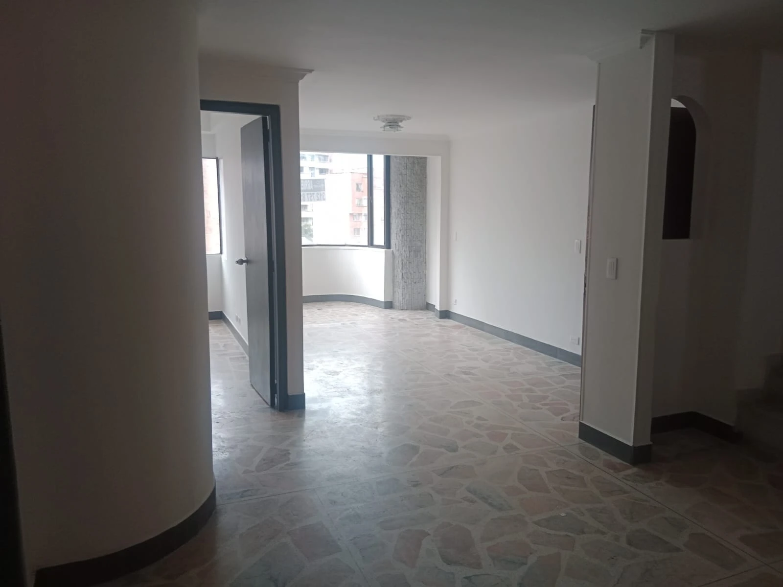 ARRIENDO PENT HOUSE EN LAURELES