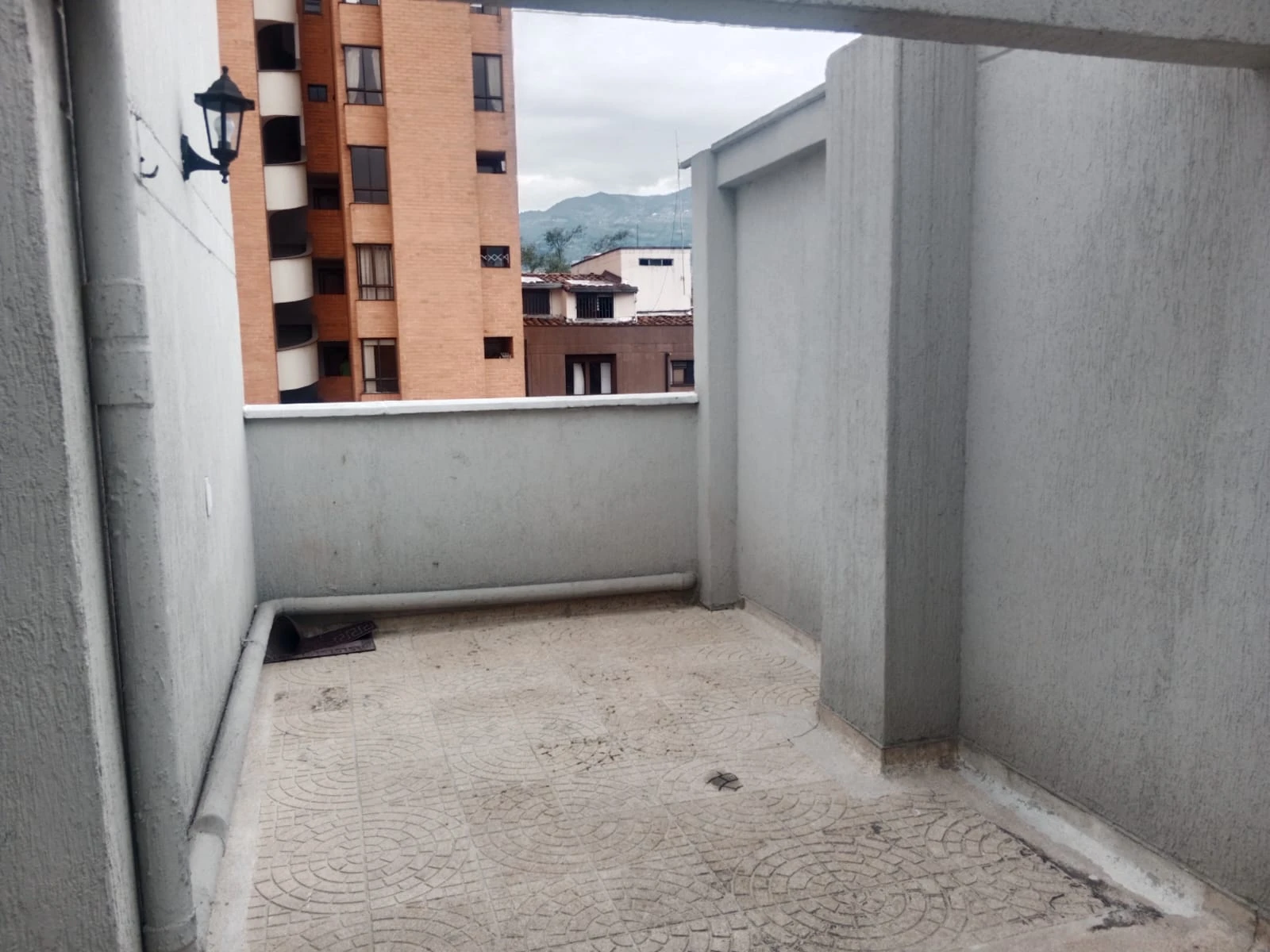 ARRIENDO PENT HOUSE EN LAURELES
