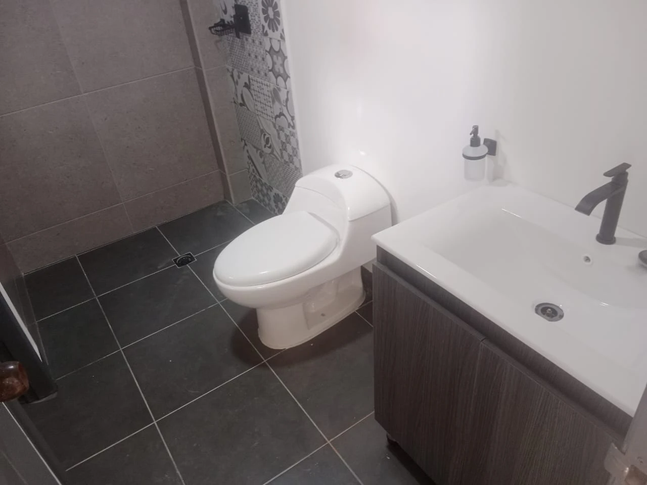 ARRIENDO PENT HOUSE EN LAURELES