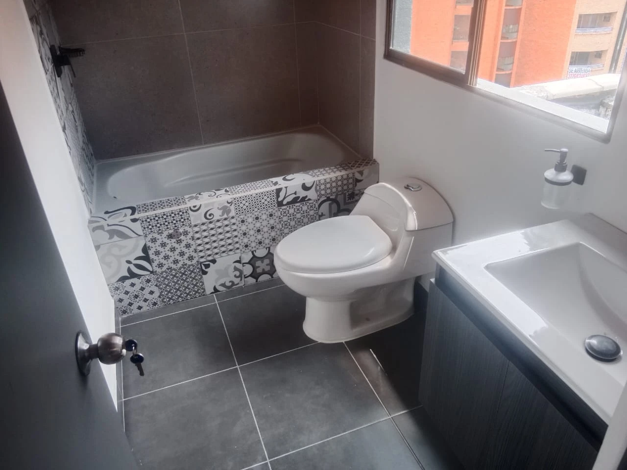 ARRIENDO PENT HOUSE EN LAURELES