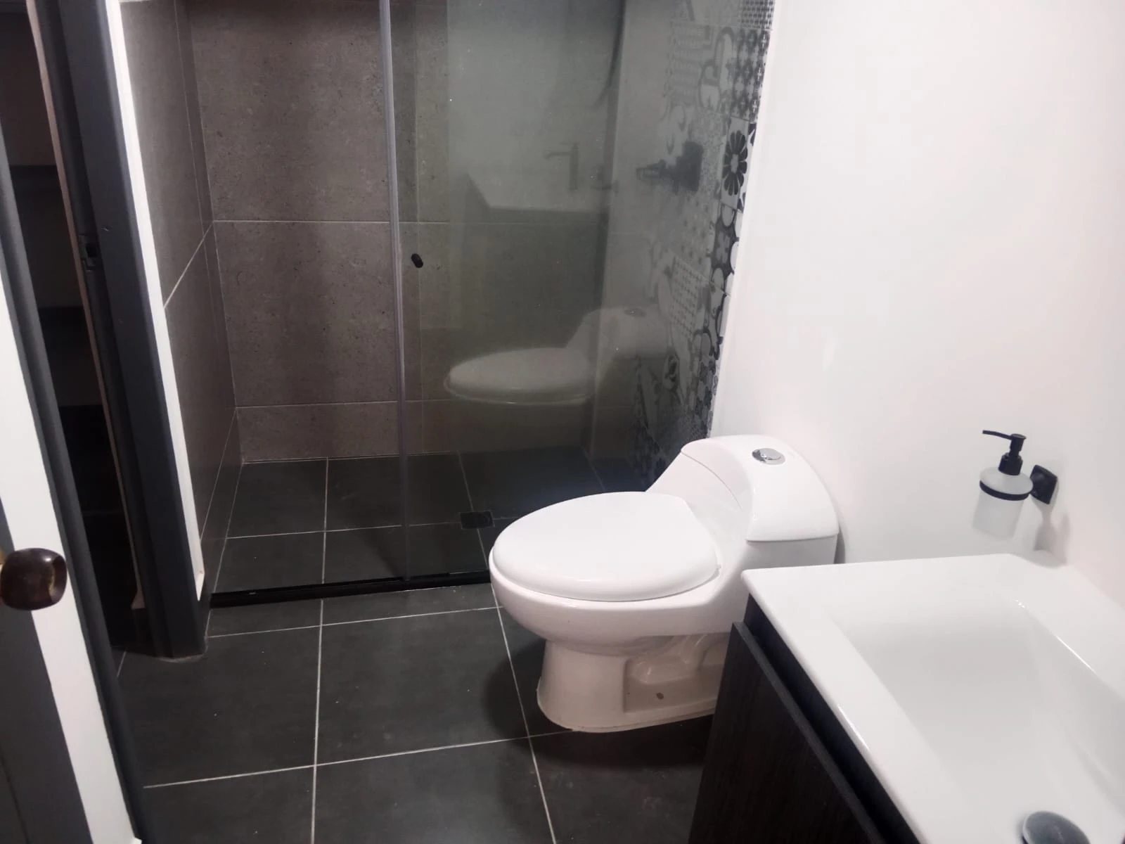 ARRIENDO PENT HOUSE EN LAURELES