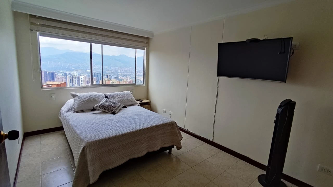Apartamento  Amoblado en Arriendo sector loma del indio 