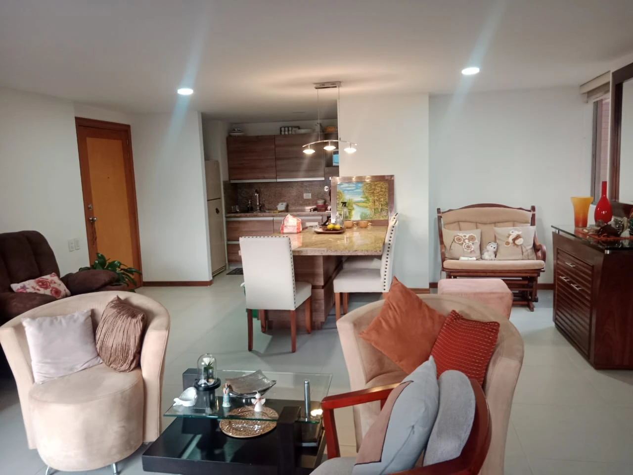 ARRIENDO APARTAMENTO AMOBLADO EN EL POBLADO