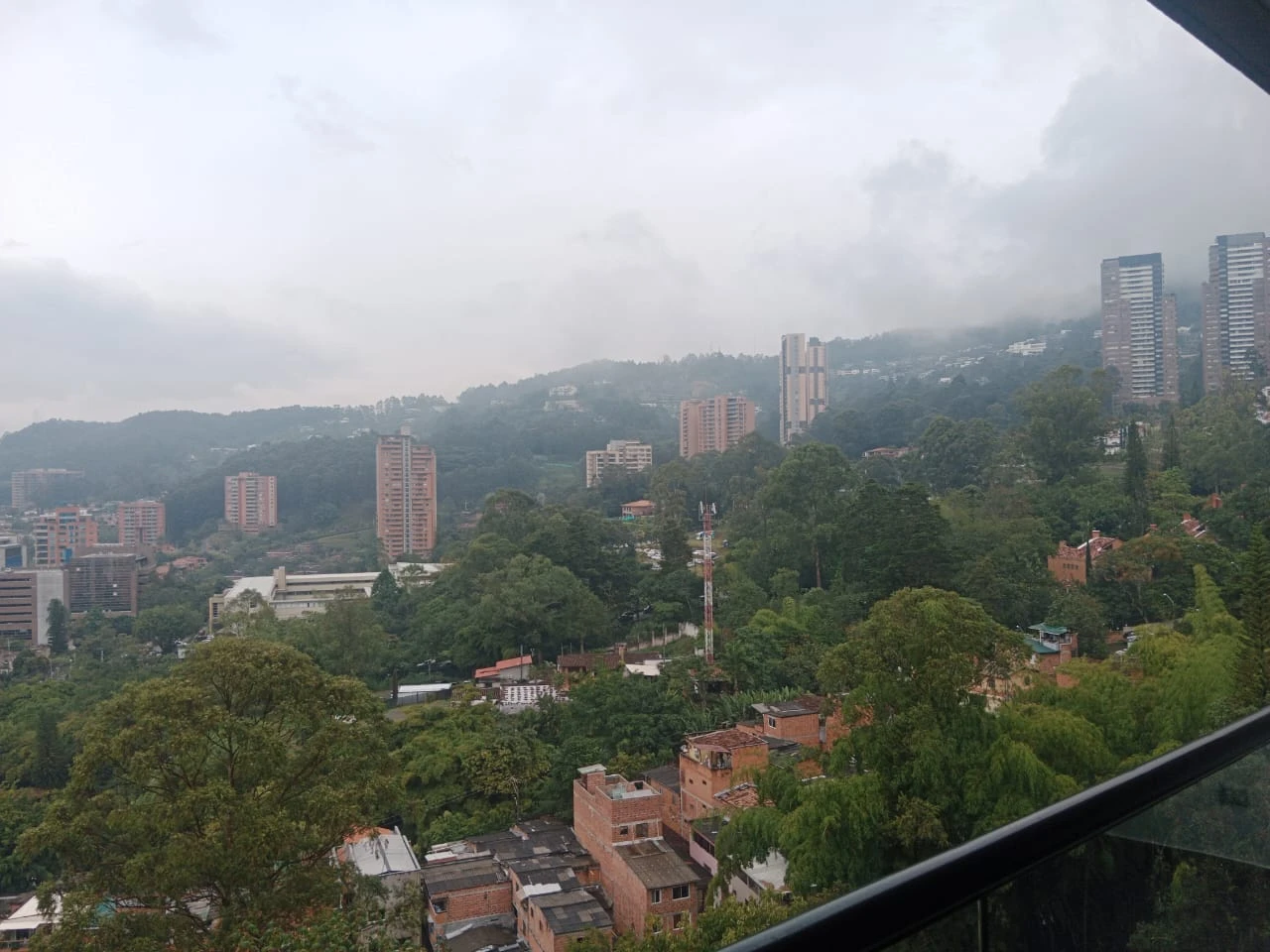 ARRIENDO APARTAMENTO EN EL POBLADO